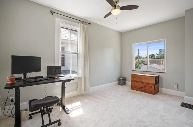 Building Photo - 329 E Jenkins Ave