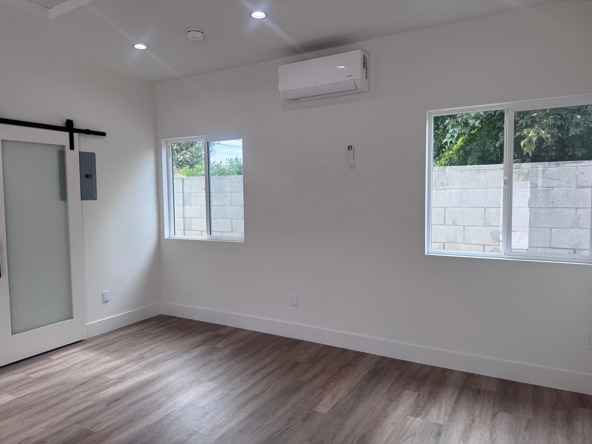 Building Photo - 2320 N Naomi St