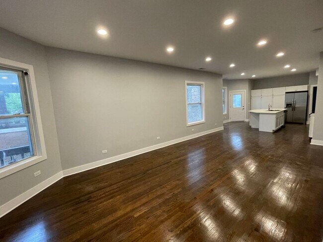 Building Photo - 2442 N Lawndale Ave