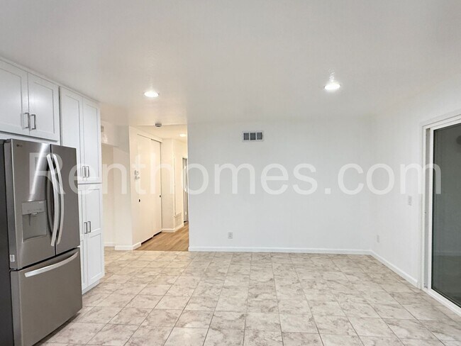 Building Photo - 8181 Elston Pl