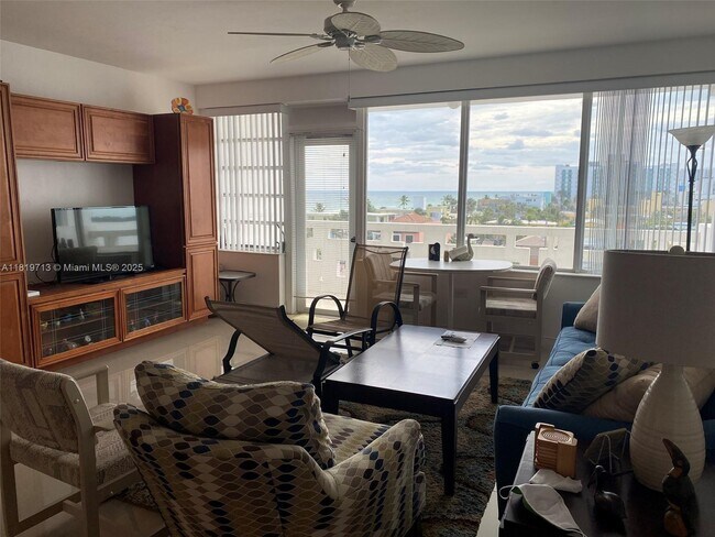 Primary Photo - 3111 N Ocean Dr