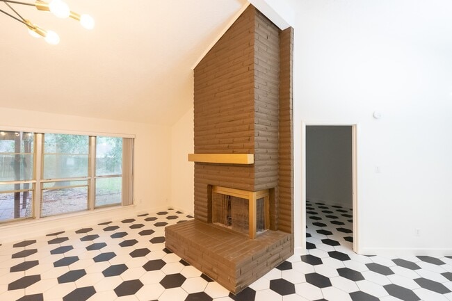 Building Photo - 1314 Frontier Ln