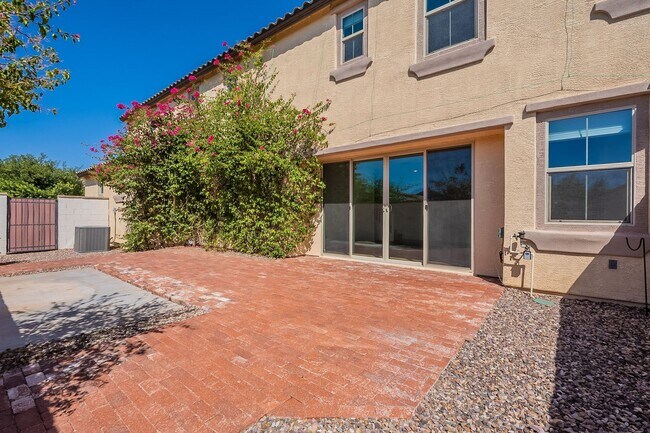 Building Photo - 4 bedroom home for rent