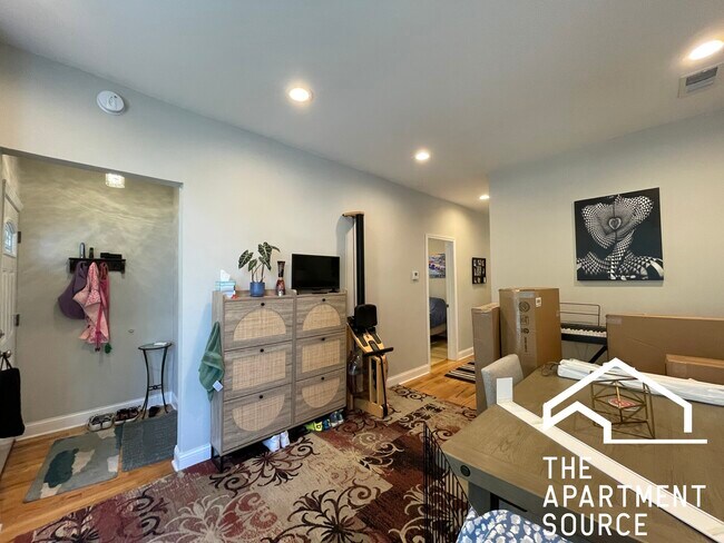 Building Photo - 3130 N Kimball Ave