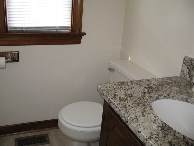 Building Photo - 7163 Plum Grove Ct