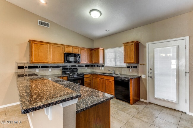Building Photo - 5819 Redstone Rim Dr