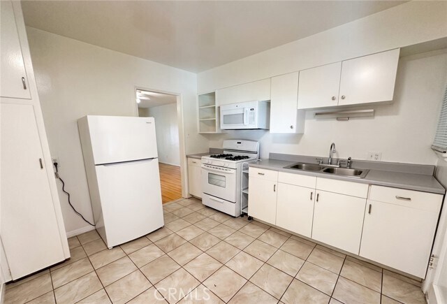 Building Photo - 14429 Dickens St