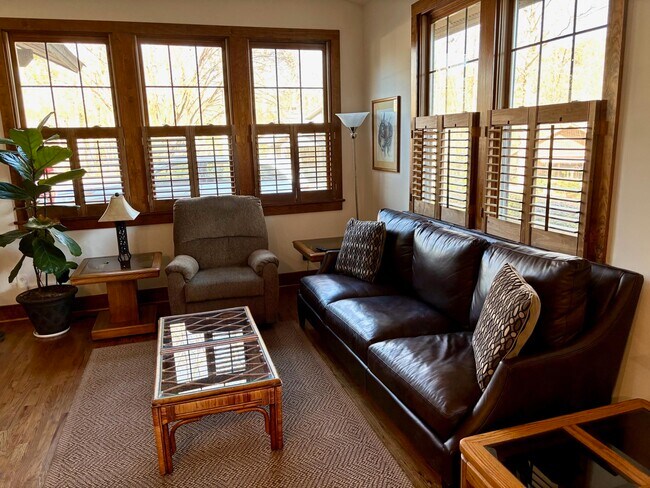 Building Photo - 38 Bungalow Village Way