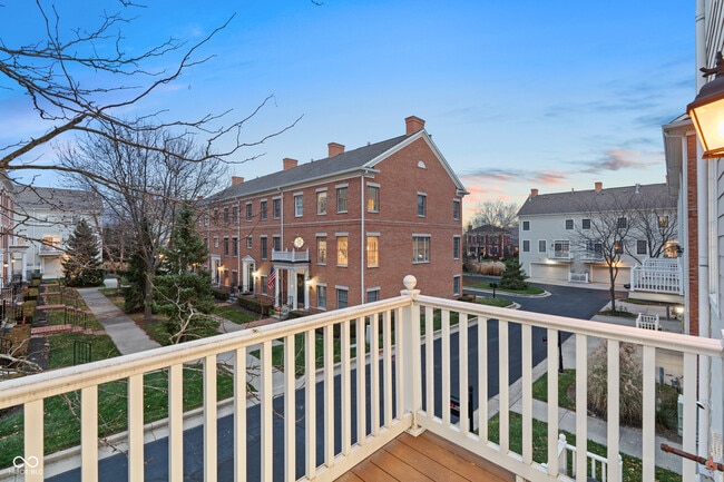 Building Photo - 2068 Broughton St