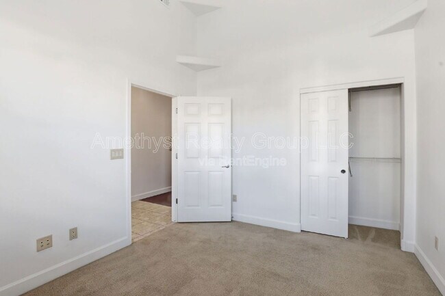 Building Photo - 14000 N 94th St