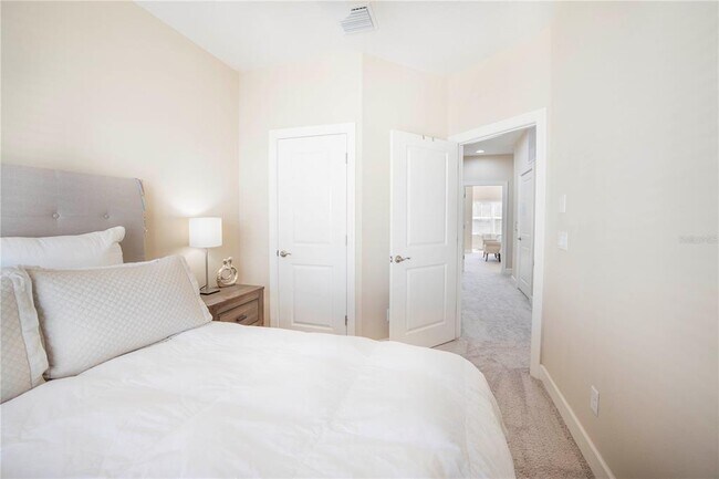 Building Photo - 6036 Anchorage Way S