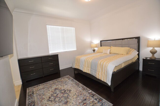 Building Photo - Meridian - Newly Remodeled Luxury Condo Re...