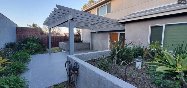 Building Photo - 25939 Cypress St