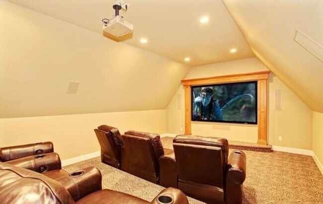 Building Photo - 5bd/5ba +HUGE BARN & SHOP - Absolutely LUX...