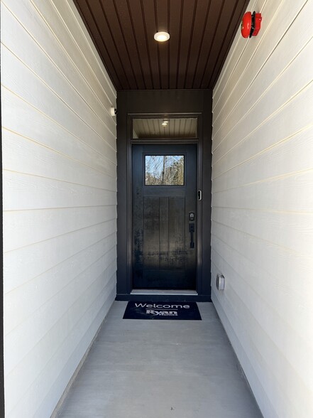 Building Photo - 180 Climbing Ivy Cir