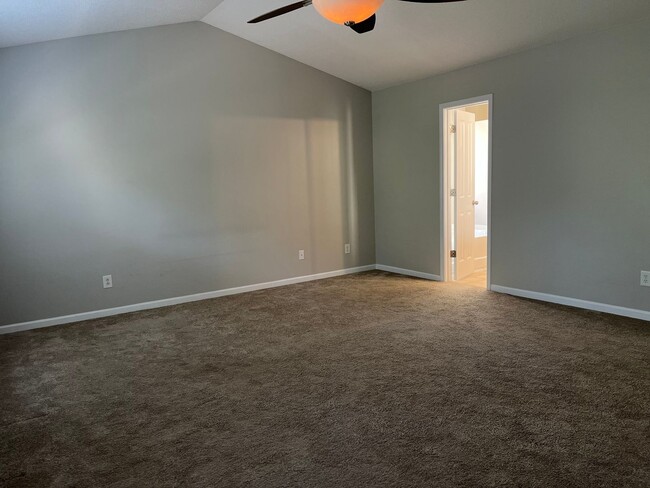 Building Photo - Spacious 2 Story Home In Raleigh, Availabl...