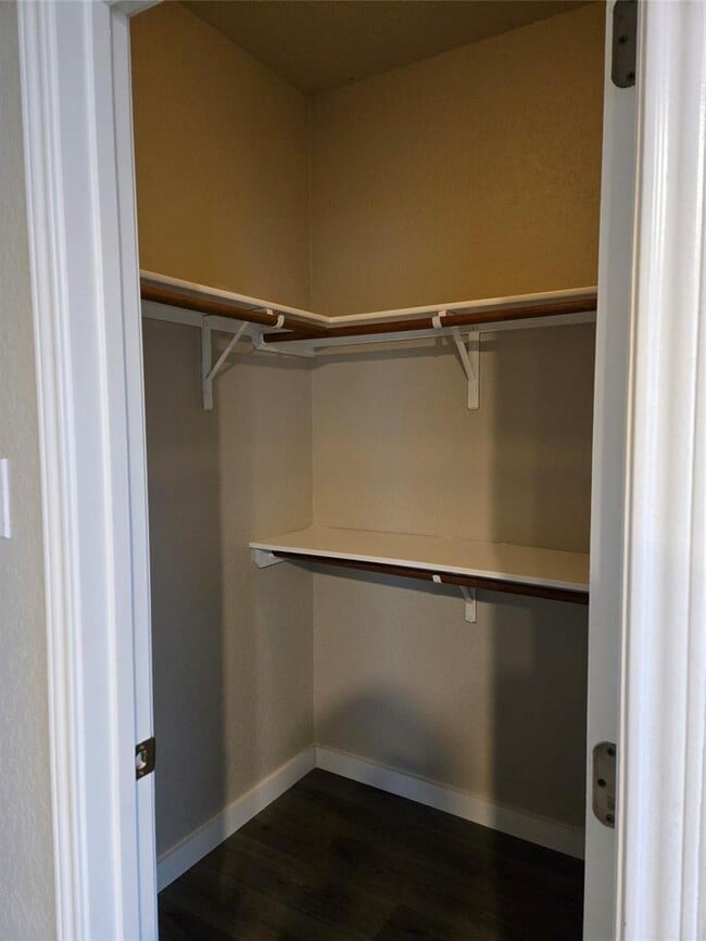 Building Photo - 12127 Medina Ml