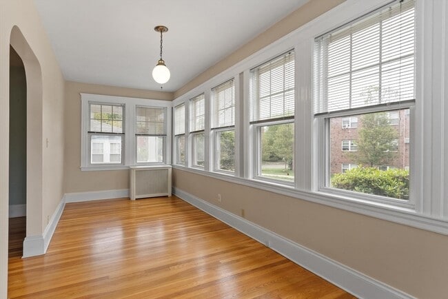 Building Photo - 76 Lynde Ave