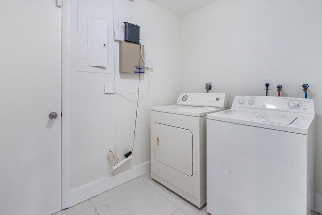 Building Photo - 9703 SW 142nd Ct