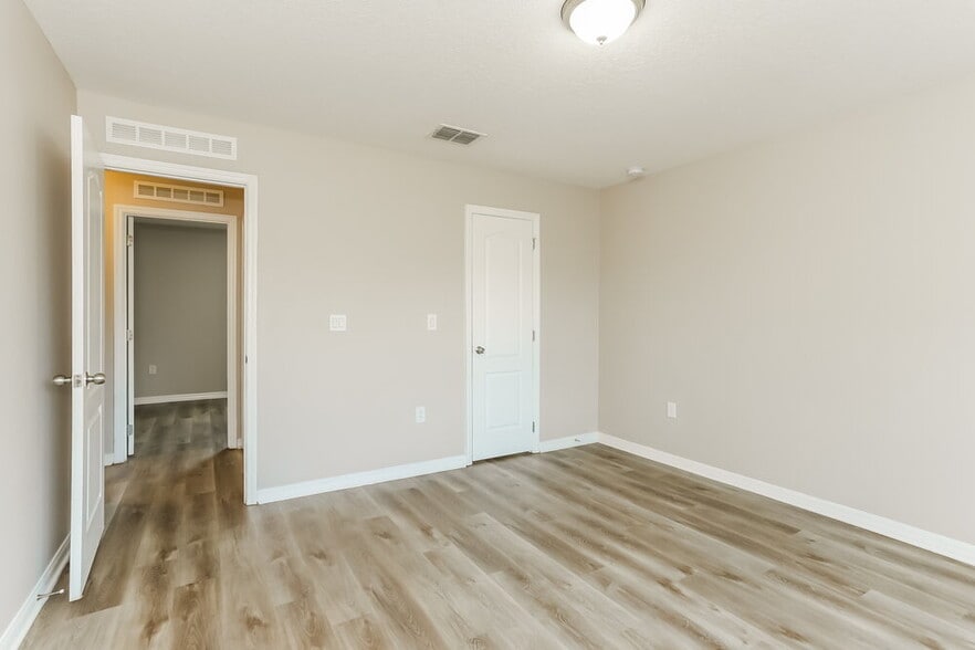 Building Photo - 9350 Caracara Drive