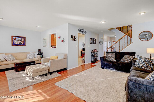 Primary Photo - 434 Hampton Ct