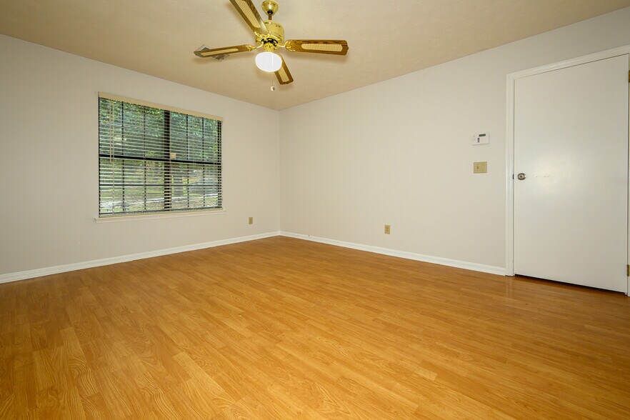 Building Photo - 2655 Merry Rd