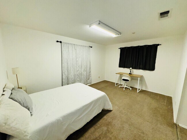 Building Photo - 5618 Sir Gareth Dr