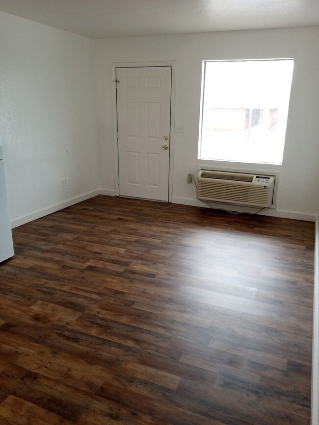 Building Photo - Executive Apartments