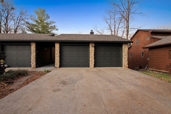 Building Photo - 2804 Melody Ln