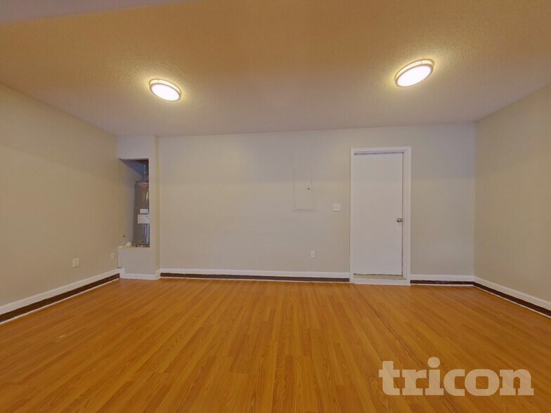 Building Photo - 6985 Borowood Ln