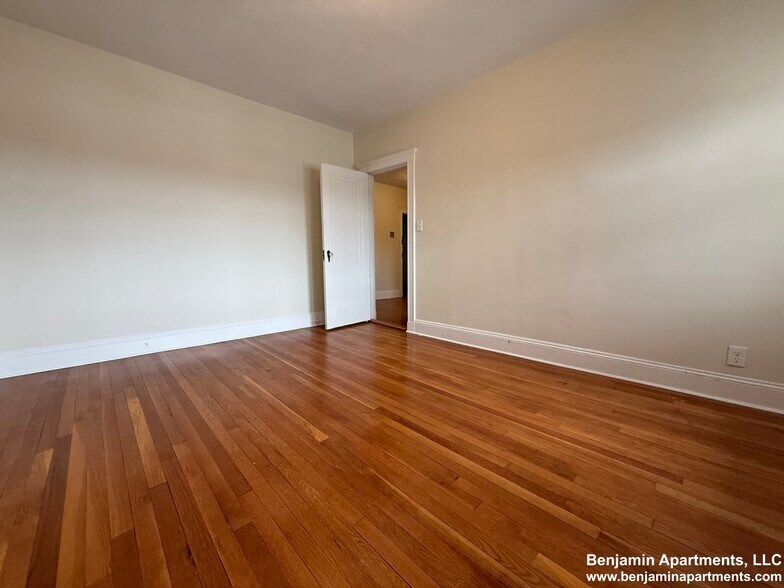 Building Photo - 116 Washington St