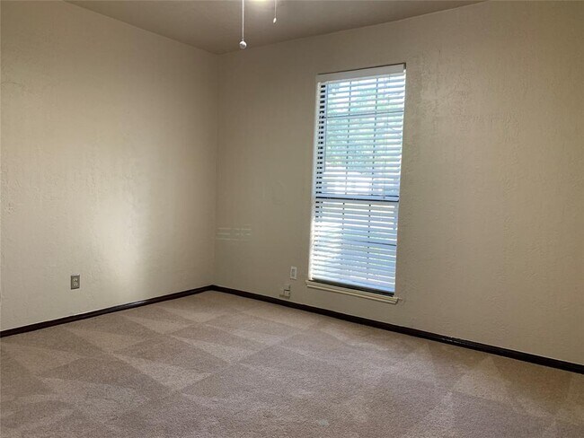 Building Photo - 434 Gentilly Dr