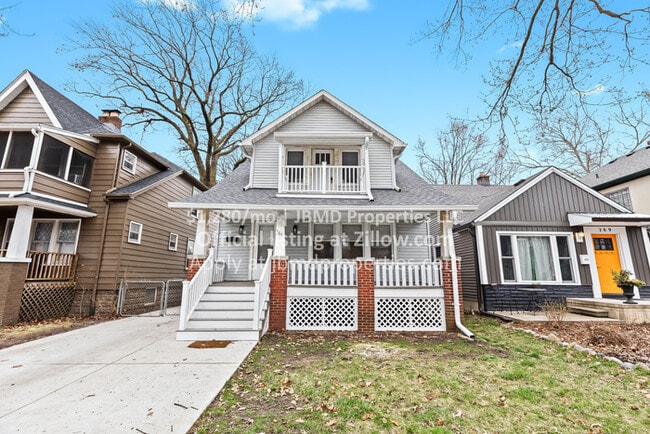 Primary Photo - Completely Updated 1 Bedroom Upper Flat
