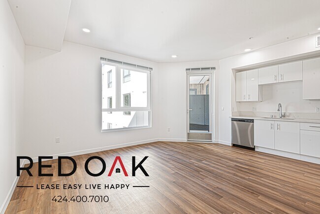 Building Photo - 1860 N Western Ave