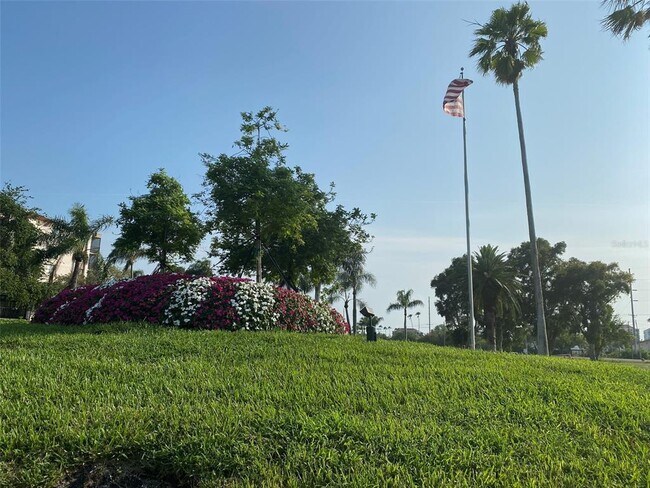 Building Photo - 6121 Palma Del Mar Blvd S