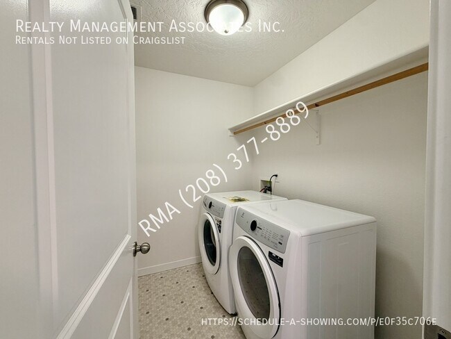 Building Photo - 4719 W Santa Fe Ln