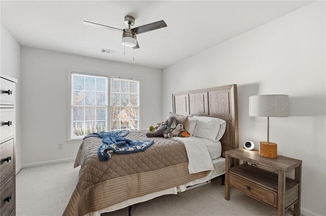 Building Photo - 2050 Willshire Glen