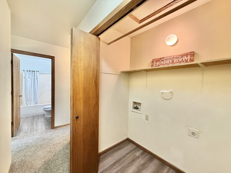 Building Photo - 2658 Chesapeake Dr
