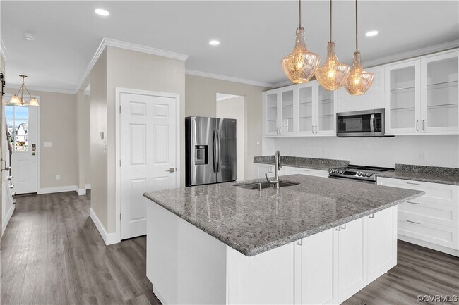 Building Photo - 15401 Adelay Ct