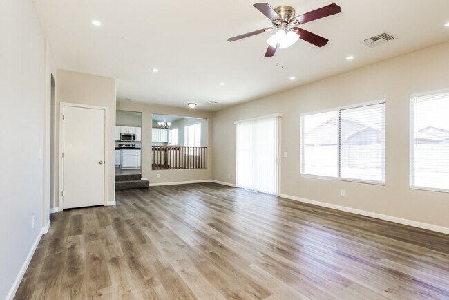 Building Photo - 7310 N 82nd Ave