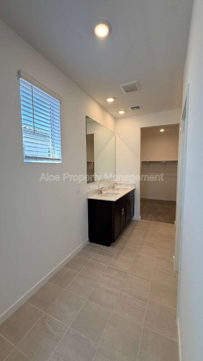 Building Photo - 2379 Fortana Dr