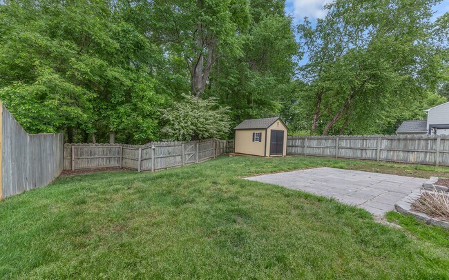 Building Photo - READY NOW!! 4-Bedroom Home w/Attached Garage! Pet Friendly - Fenced Backyard - MUST SEE!