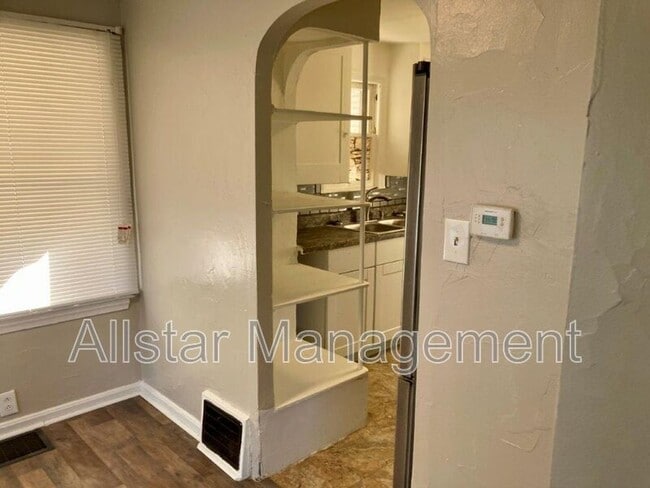 Building Photo - 5574 Beechwood Ave