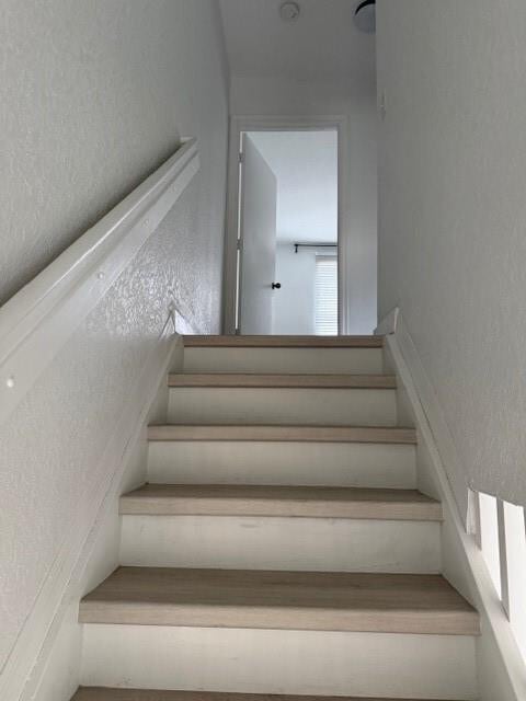 Building Photo - 2223 Pasadena Way