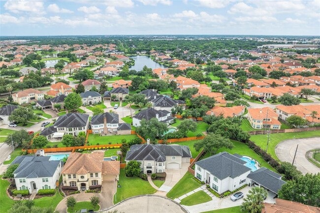 Building Photo - 13911 Royal Springs Ct