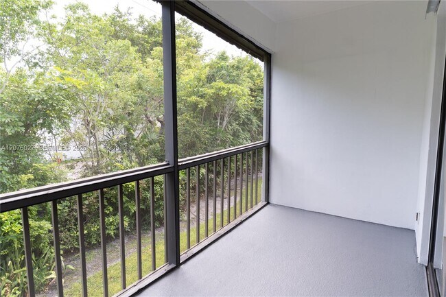 Building Photo - 3101 Oakland Shores Dr