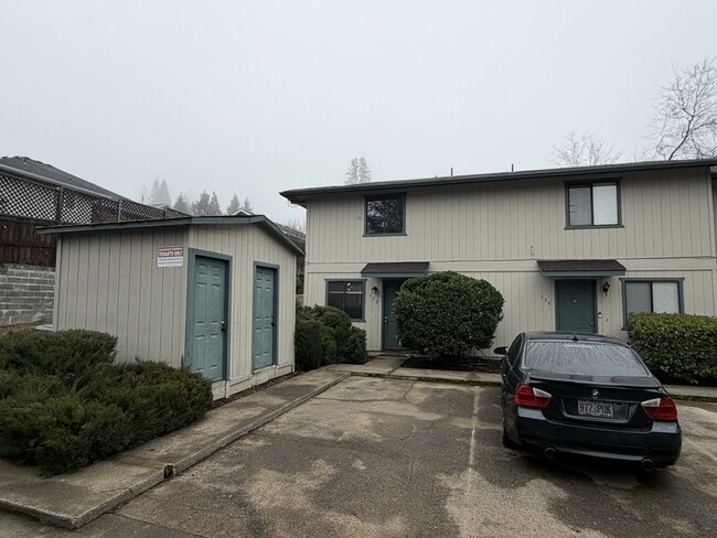 Building Photo - 152 Southridge Way