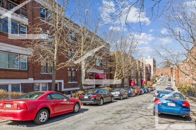 Building Photo - HOT BRIGHTON LISTING!!!!!!!!