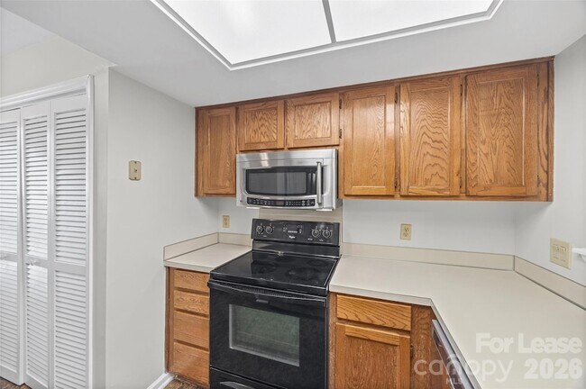 Building Photo - 2920 Iron Gate Ln