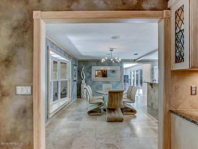 Building Photo - 88 Oakwood Rd